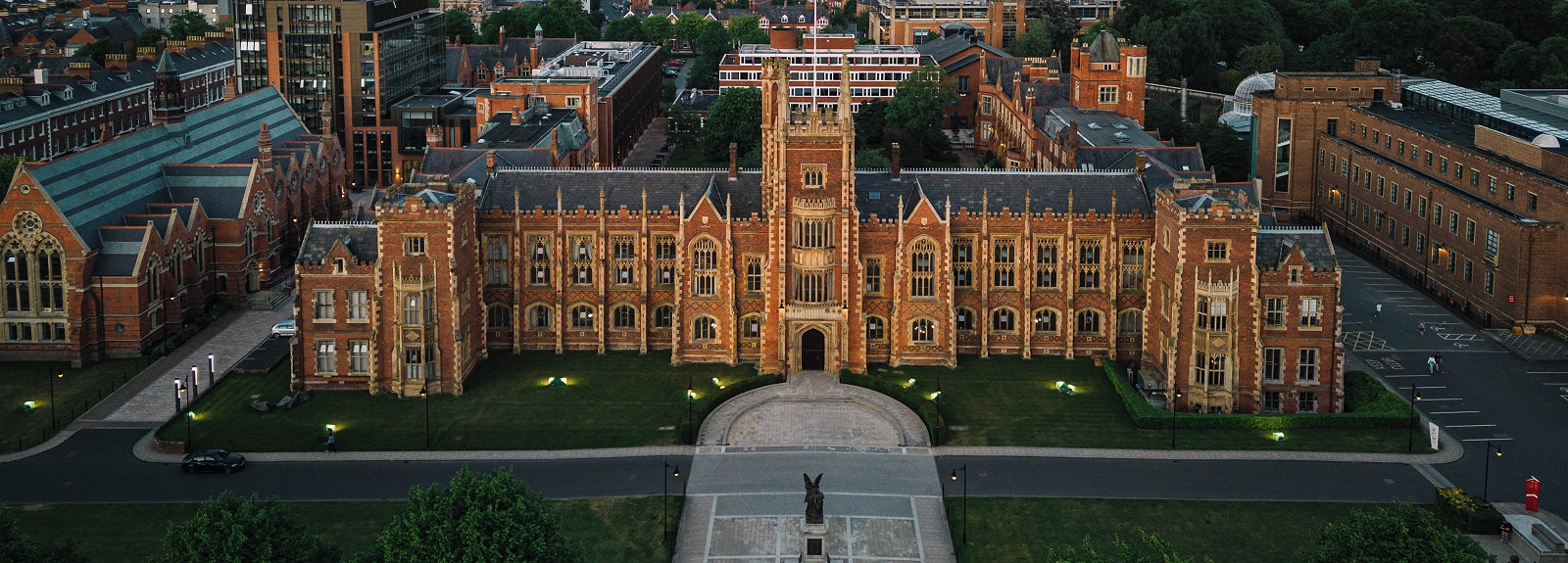 Queen's University Belfast - INTO