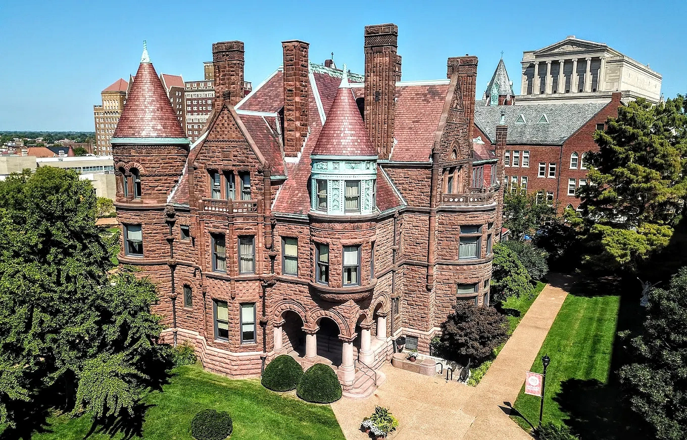 Saint Louis University (SLU )